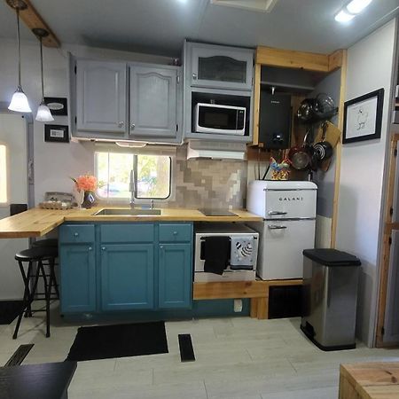 Shroom Life Farm Chicken Shack North Fort Myers Exterior photo